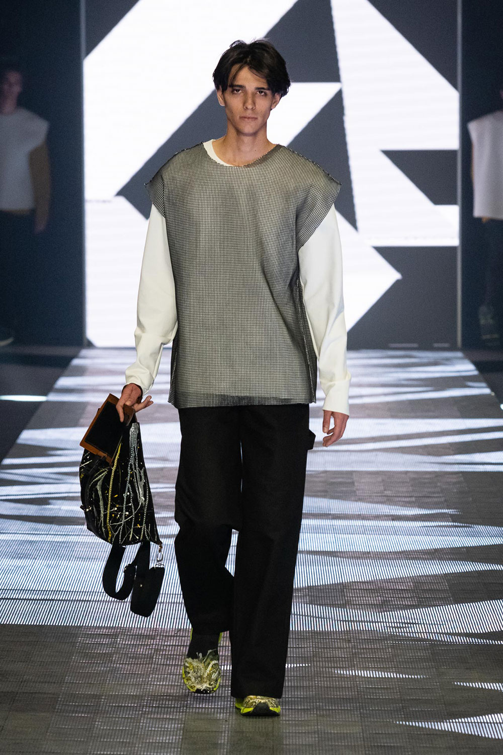 GIANLUIGI VITALE UNUSUAL ABORIGINAL Catwalk 3