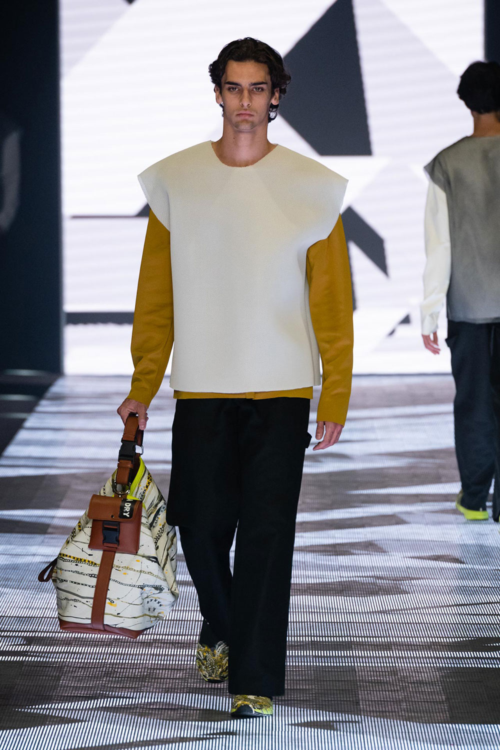 GIANLUIGI VITALE UNUSUAL ABORIGINAL Catwalk 4
