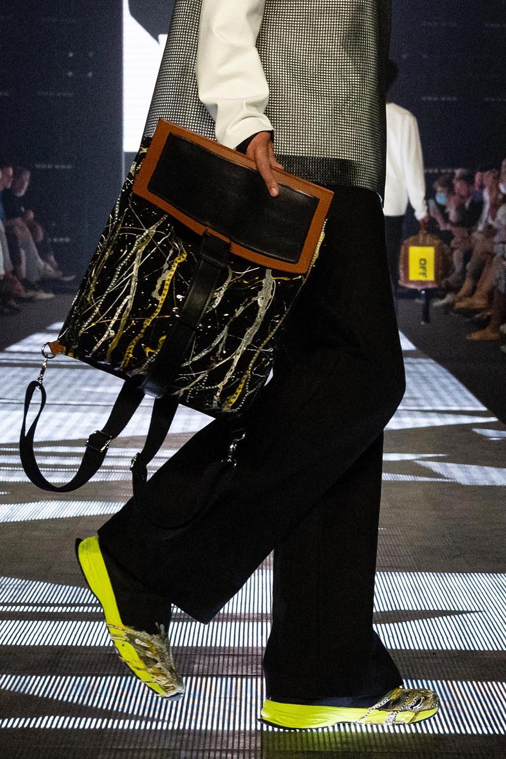 GIANLUIGI VITALE UNUSUAL ABORIGINAL Catwalk 16