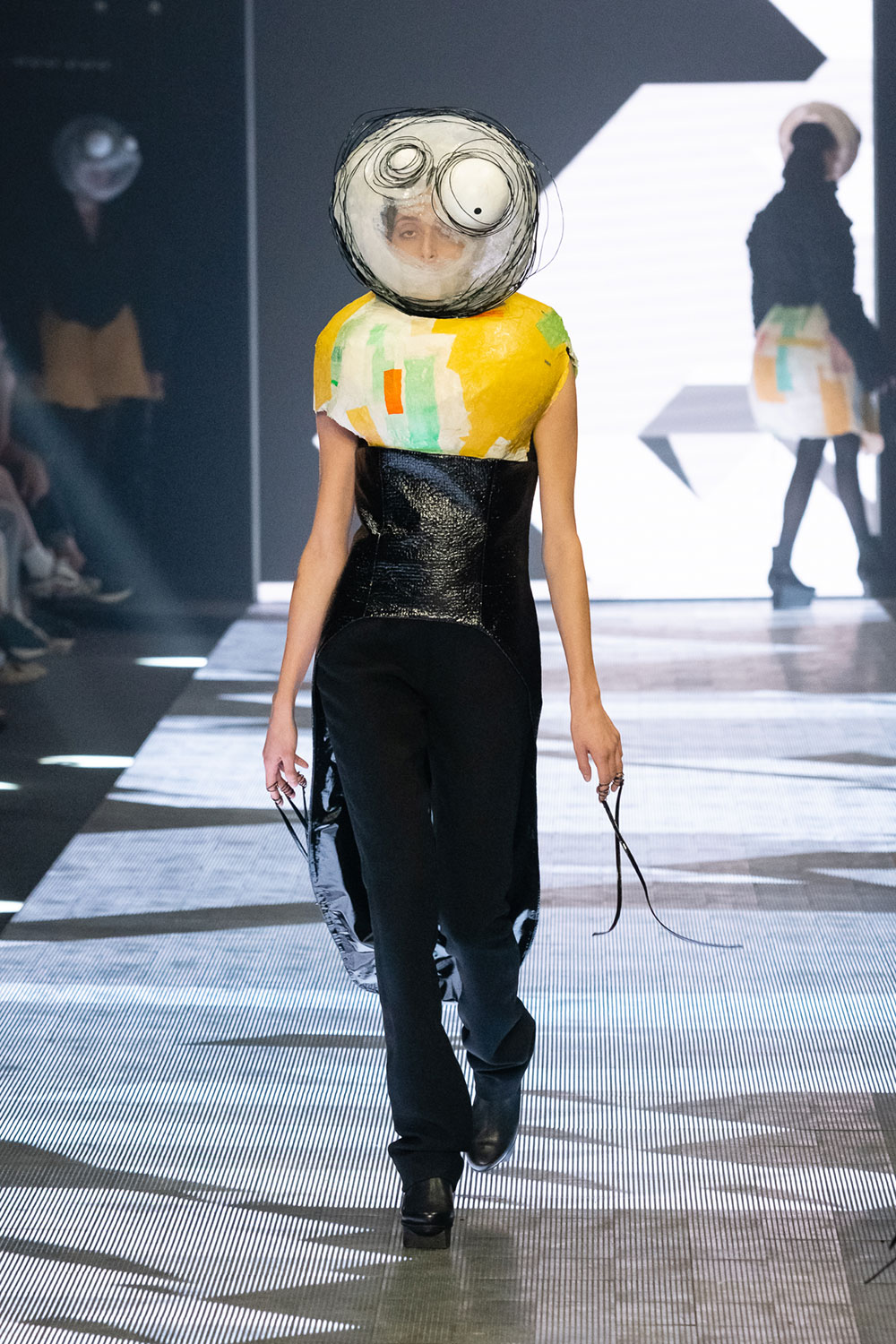 ROMI SHAKED NO LONGER HUMAN Catwalk 3